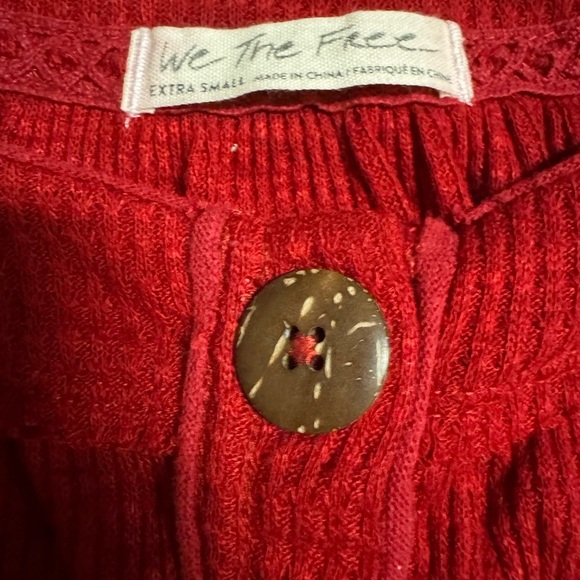 WE THE FREE SIZE XS LS TOP - Picture 3 of 4